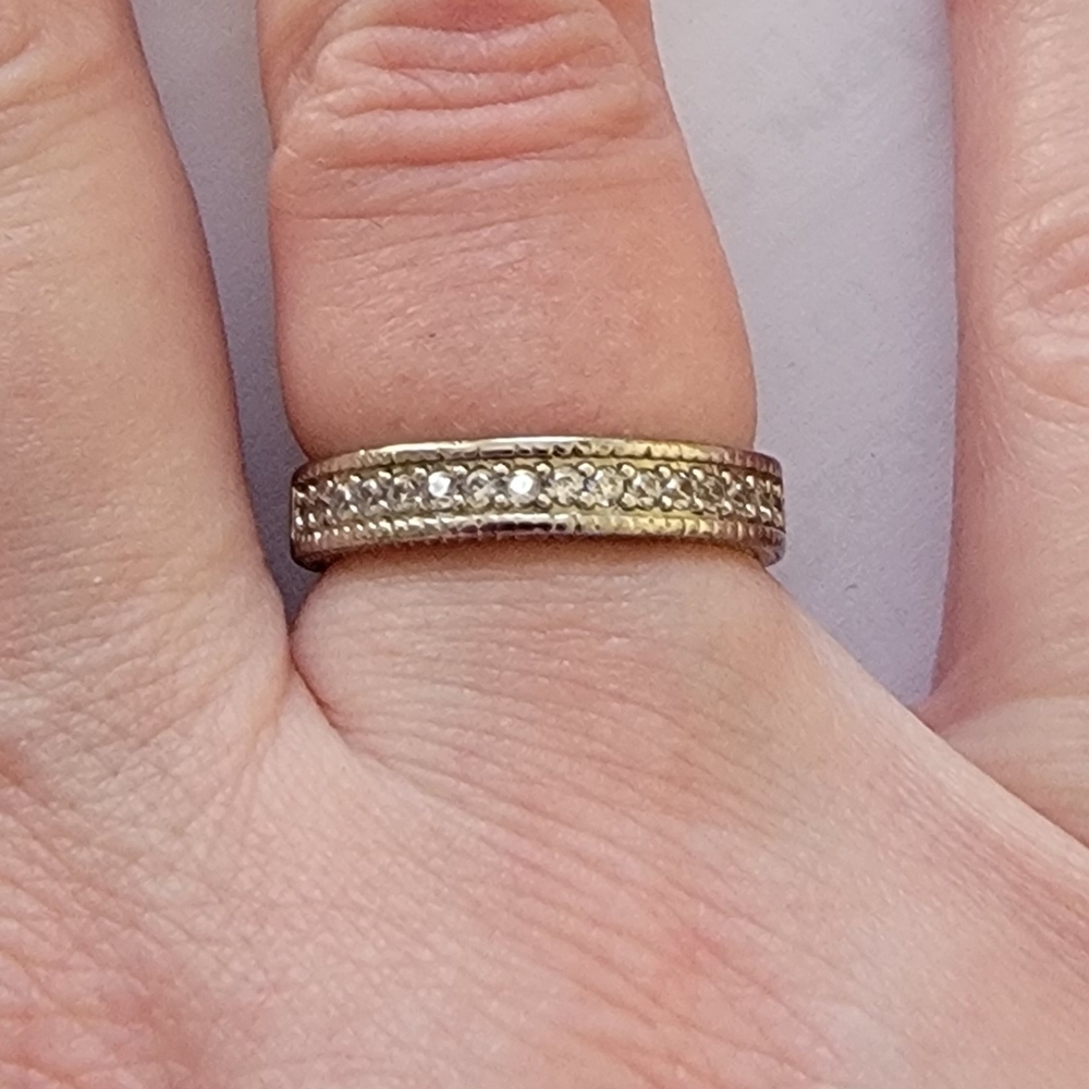 Great Condition 18k Gp Silver Ring. - image 3